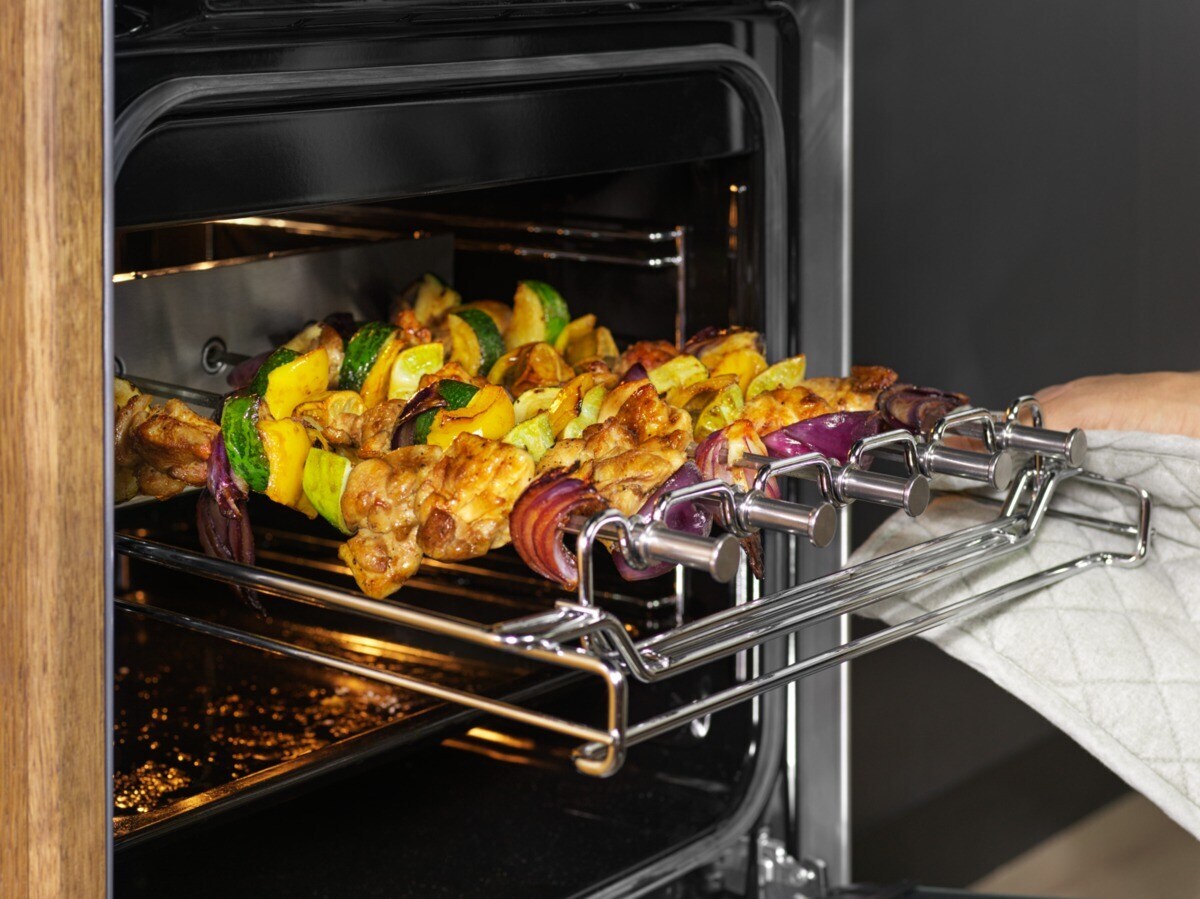 Grillristen gir deg jevnt stekte og velsmakende grillspyd