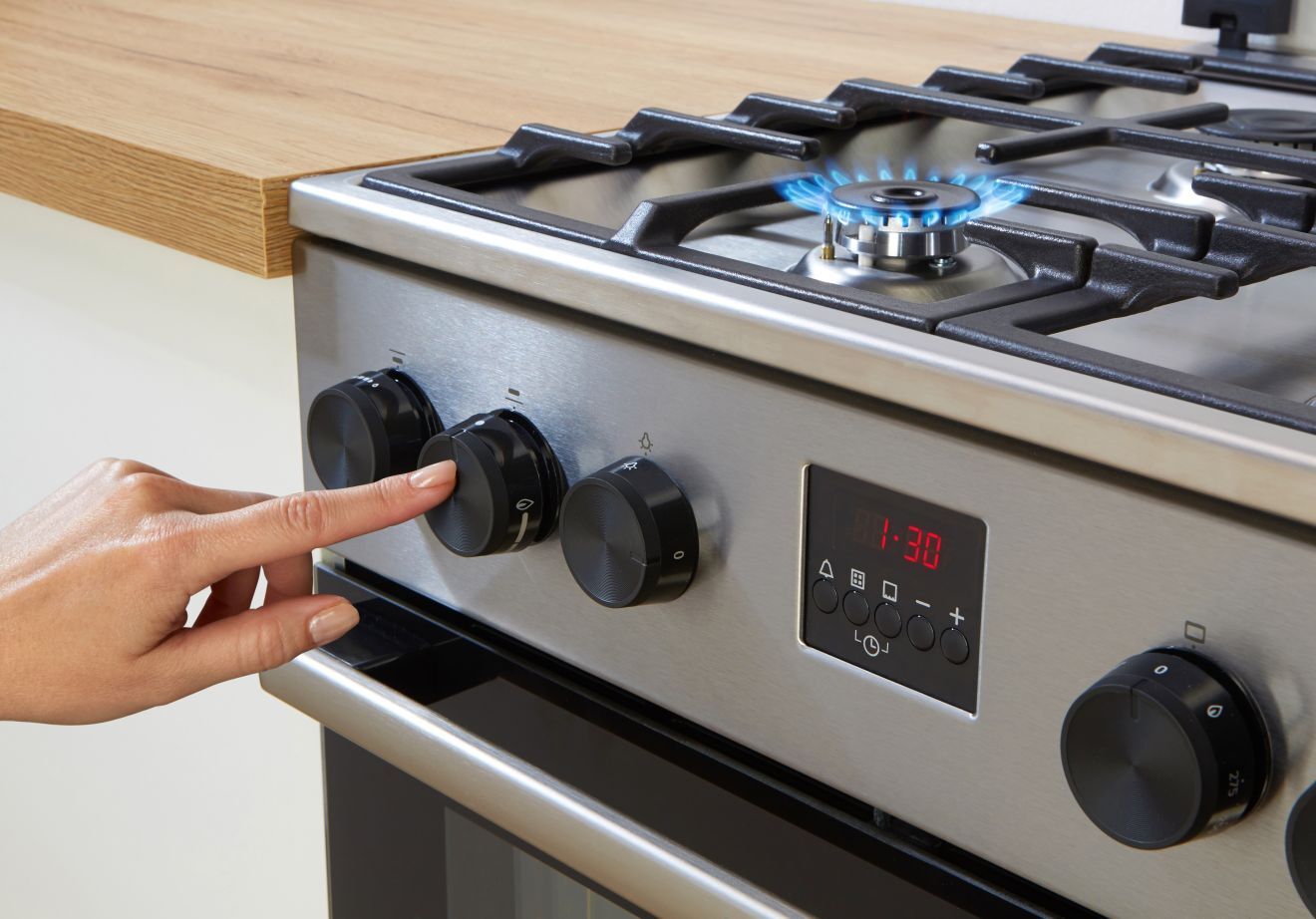 One-hand ignition (FS COOKERS 2022)